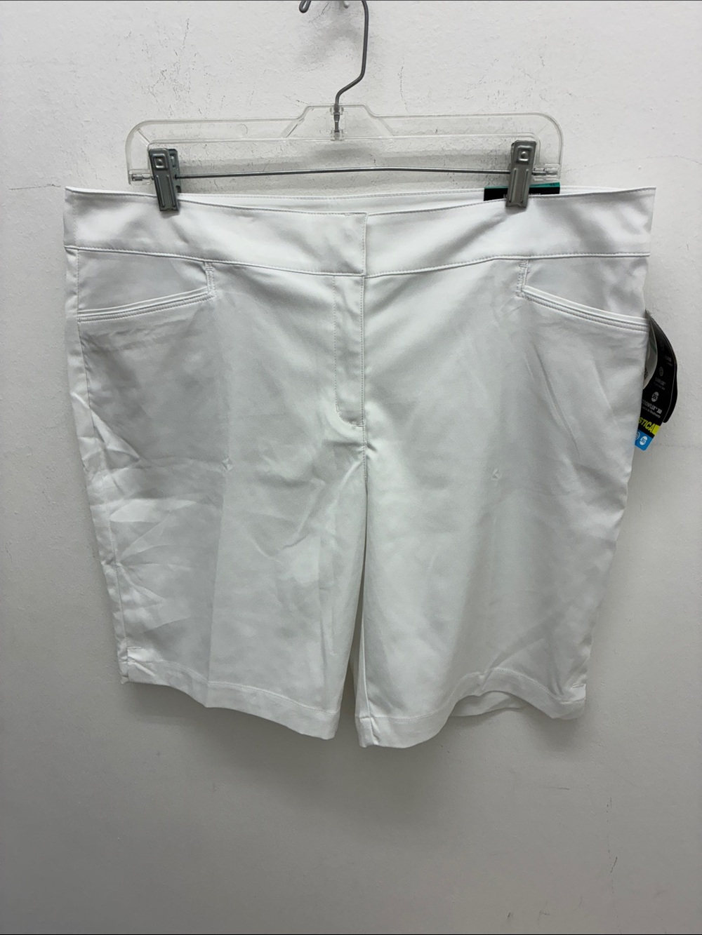 PGA Tour White Women's Golf Bermuda Shorts